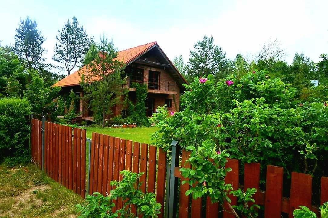 Вилла Dom Pod Glogami Щитно Экстерьер фото